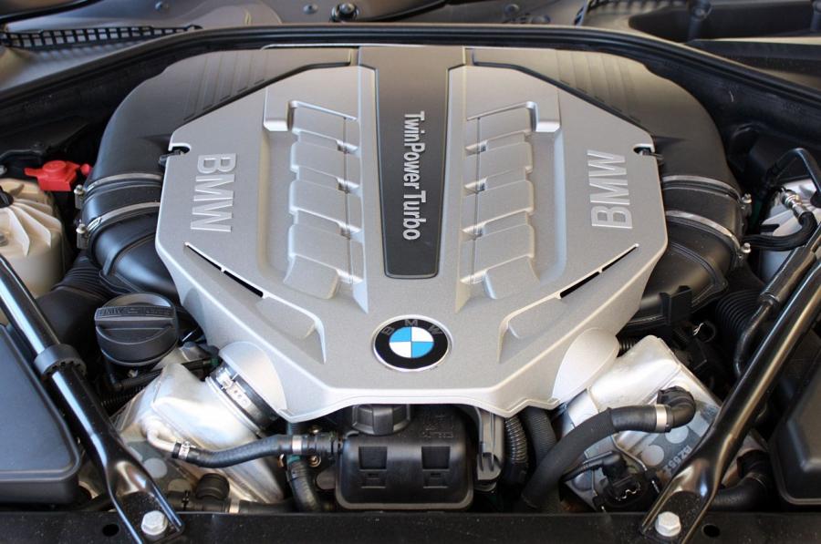  BMW 6-Series Convertible 2012 года  (фото 33 из 52)